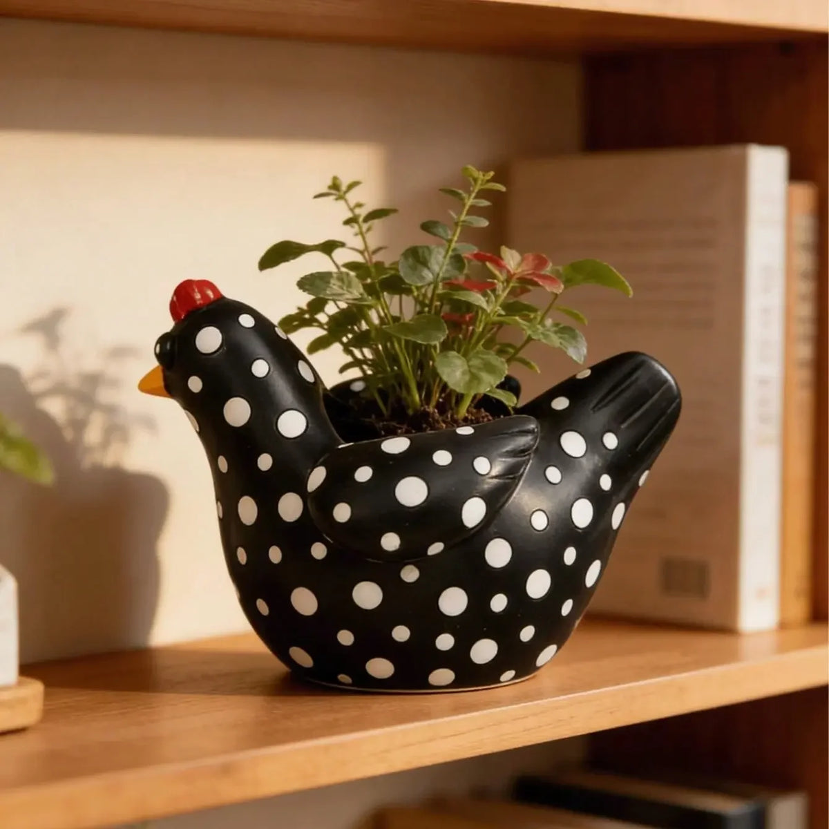 1Pc Resin Rooster Sculpture Planter, Cute Polka Dot Chicken Succulent Pot, Artistic Decor Statue Planting Container Planter Pots for Garden, Desktop, Home, Outdoor Courtyard, Terrace & Farmhouse